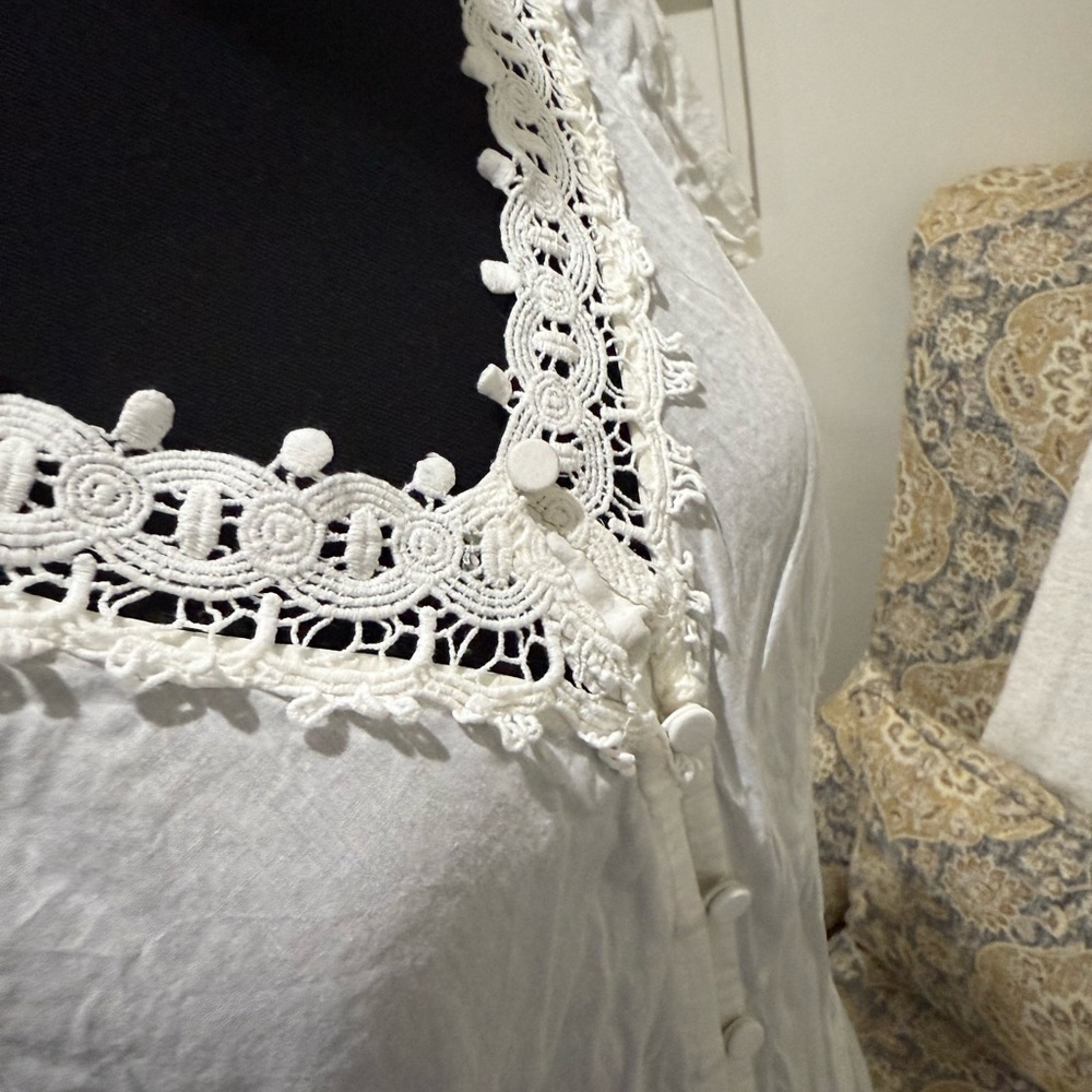 LOFT White Ruffled Buttoned Blouse - Picture 2 of 6